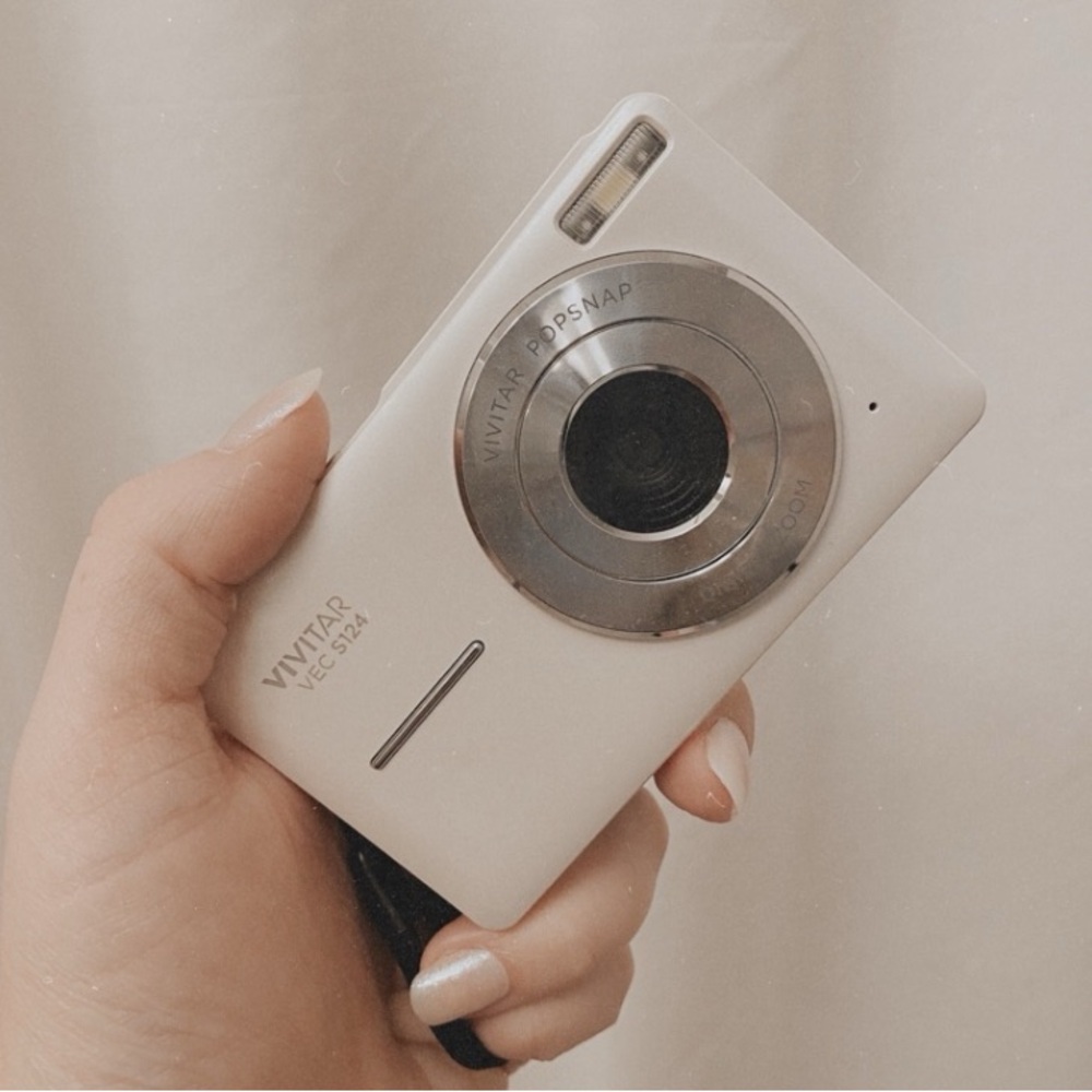 White Digital Camera vivitar vec s124 popsnap